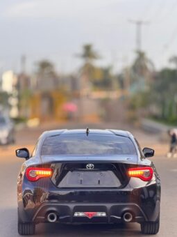 
										2017 Toyota Sport full									